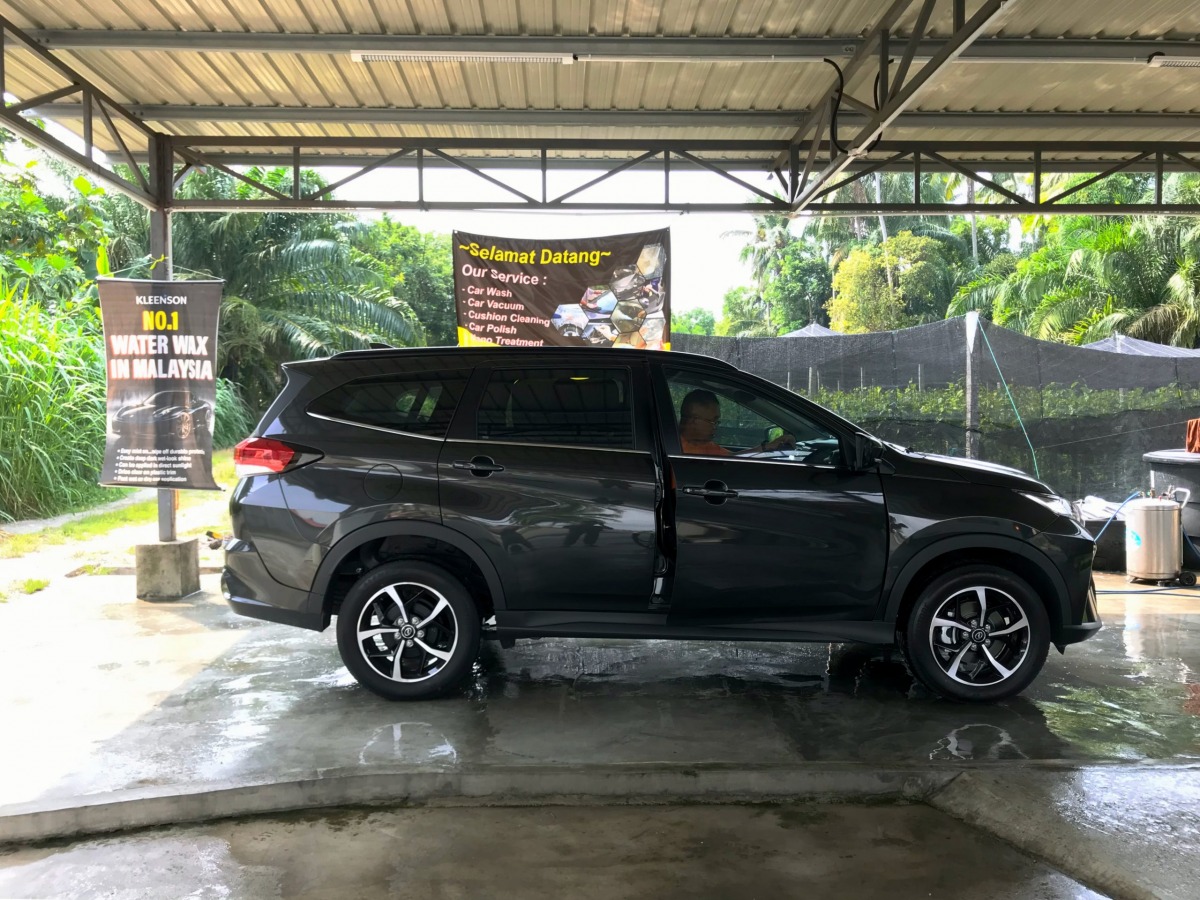Kemasan kereta selepas wax dan cuci